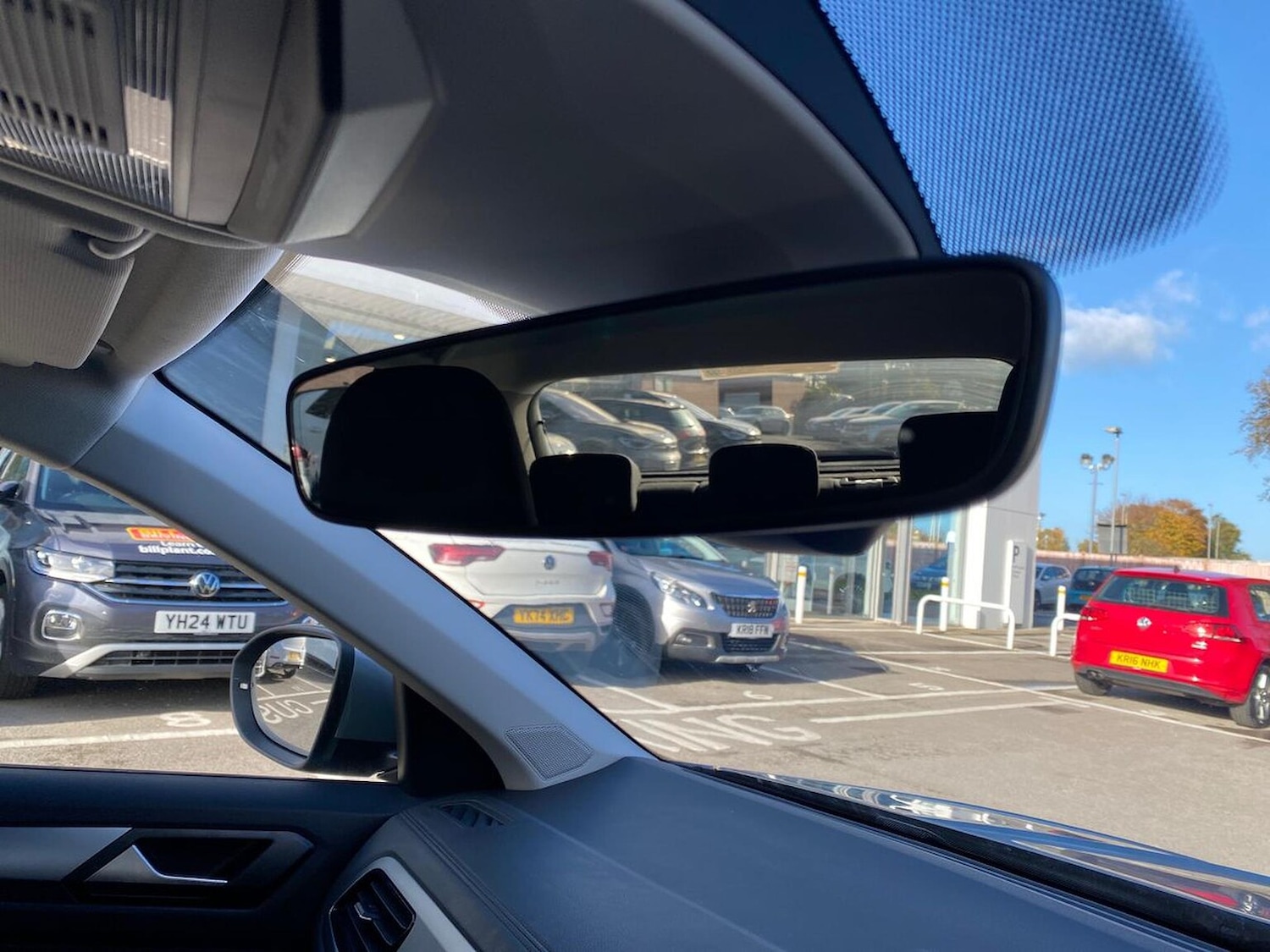 Used Volkswagen T-Roc 2025 for sale - 76396863: Photo 15