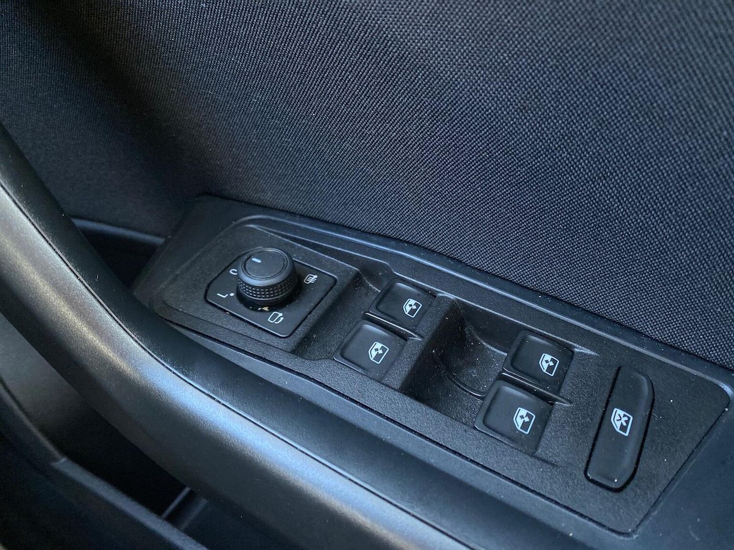 Used Volkswagen T-Roc 2025 for sale - 76396863: Photo 22