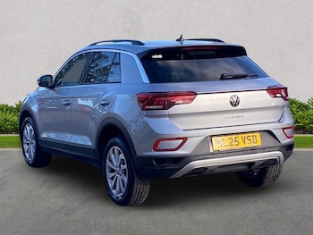 Used Volkswagen T-Roc 2025 for sale - 76396863: Photo