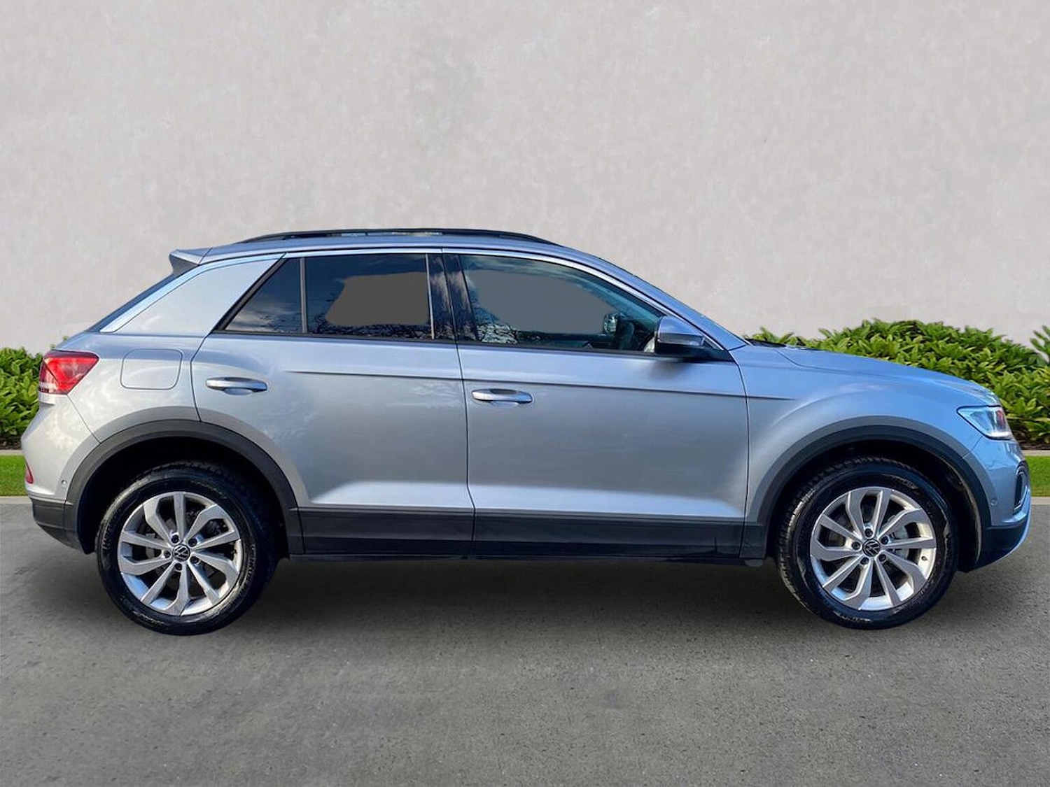 Used Volkswagen T-Roc 2025 for sale - 76396863: Photo 4