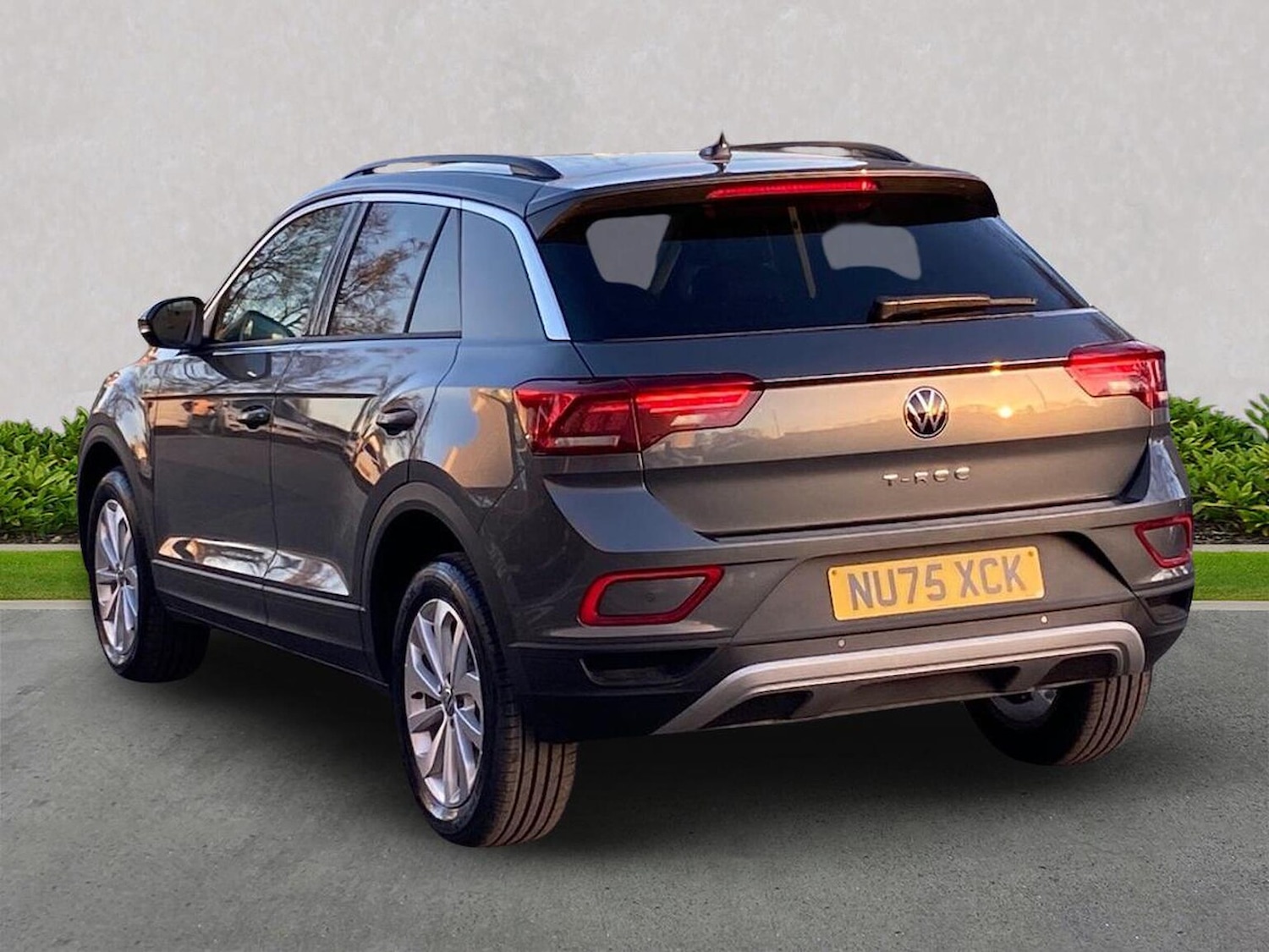 Used Volkswagen T-Roc 2025 for sale - 77528894: Photo 2