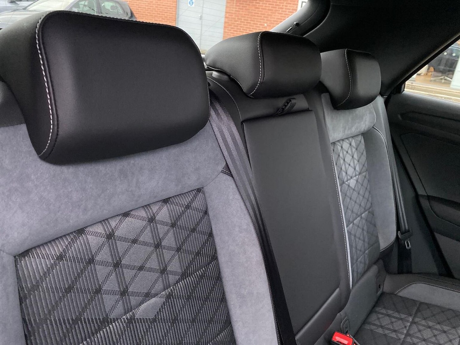 Used Volkswagen T-Roc 2025 for sale - 76342955: Photo 16