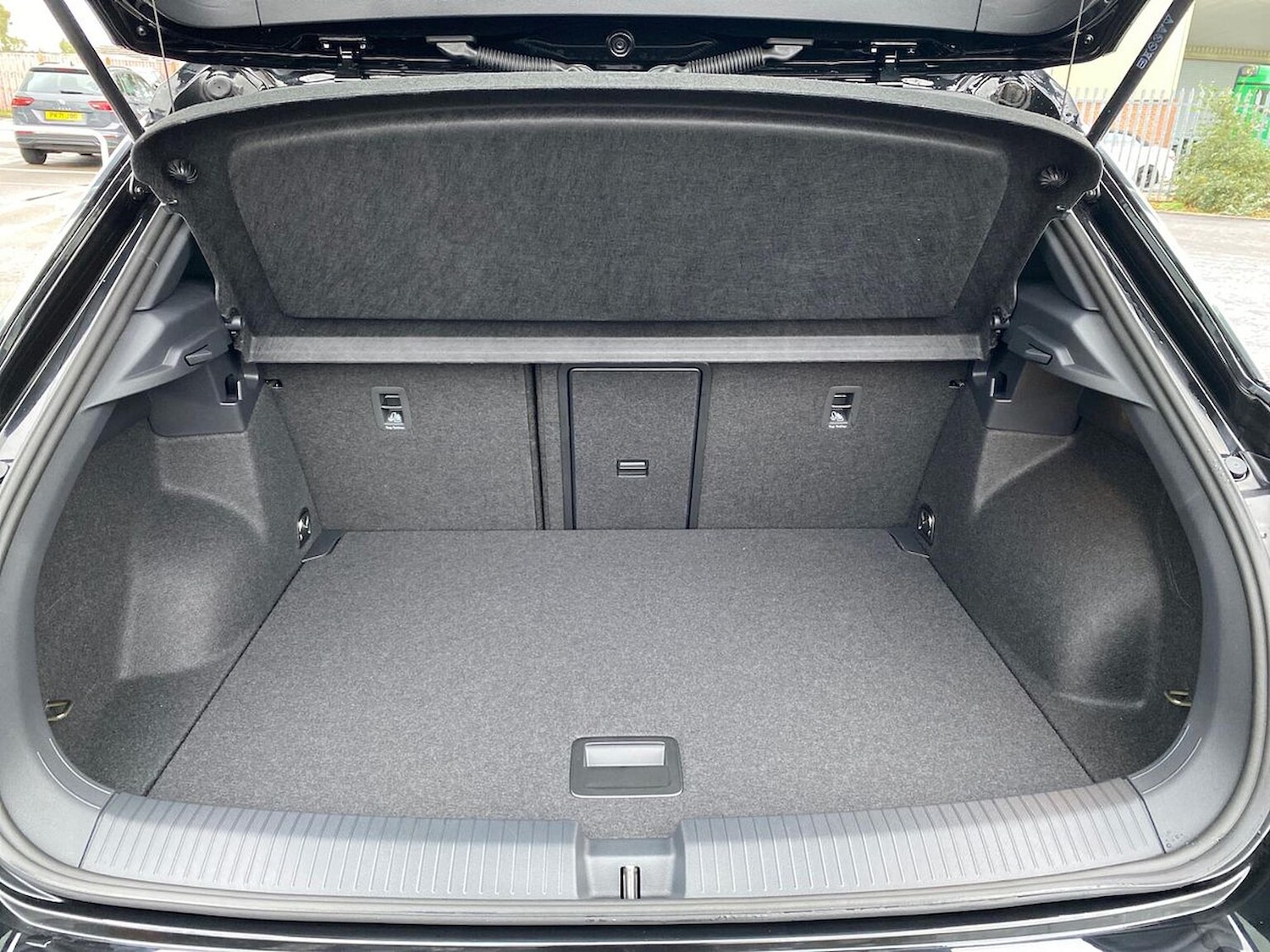 Used Volkswagen T-Roc 2025 for sale - 76342955: Photo 17