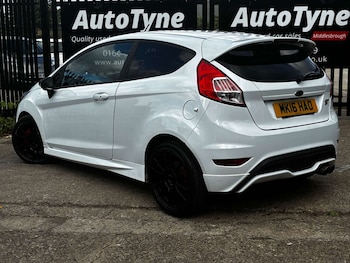 Used Ford Fiesta 2016 for sale - 79439614: Photo