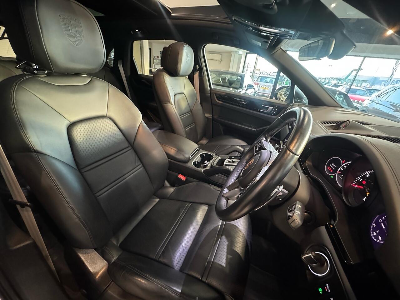 Used Porsche Cayenne 2021 for sale - 76801995: Photo 11