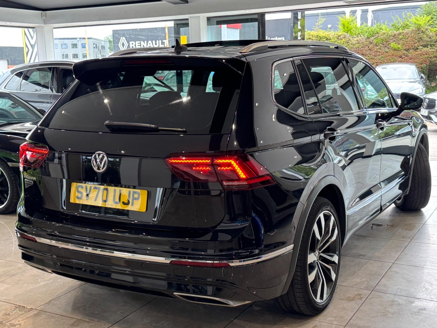 Used Volkswagen Tiguan Allspace 2020 for sale - 76059636: Photo 2