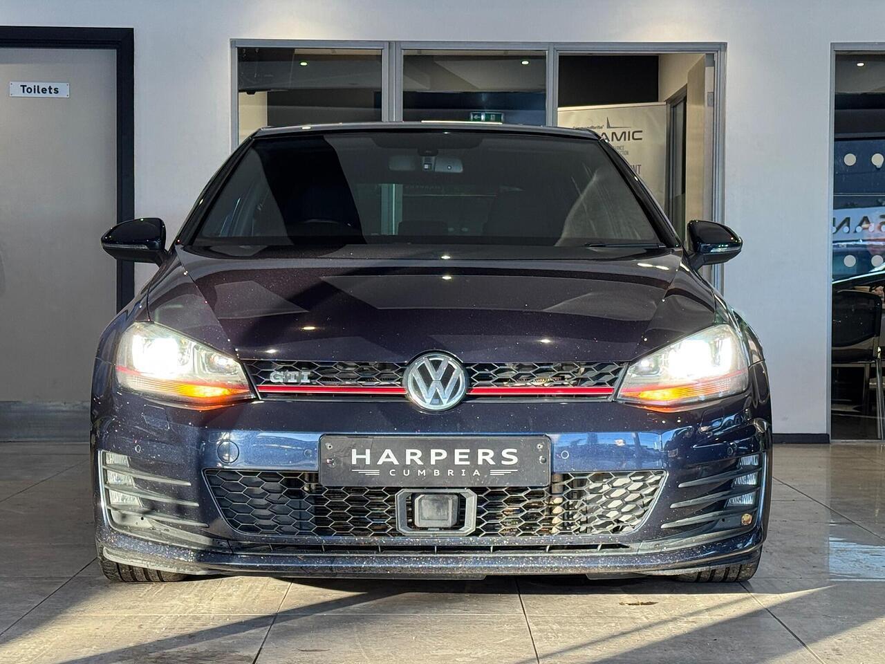 Used Volkswagen Golf 2015 for sale - 76765704: Photo 2