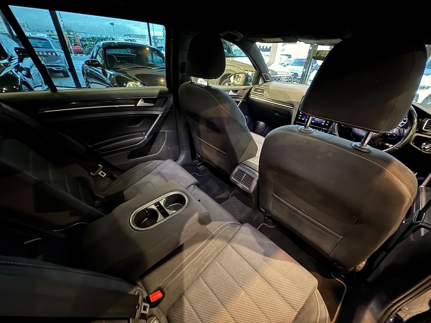 Used Volkswagen Golf 2017 for sale - 76620041: Photo 8