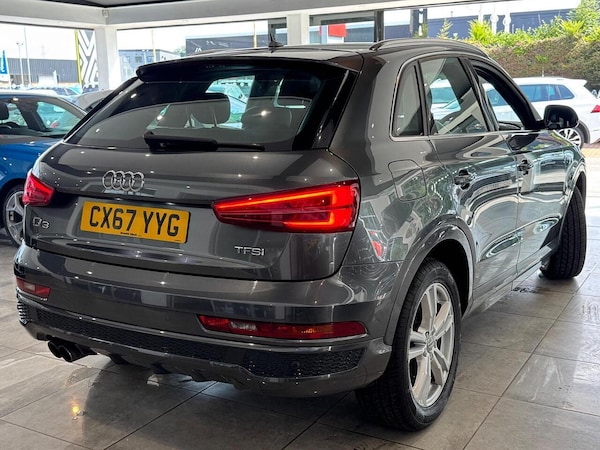 Used Audi Q3 2017 for sale - 76259781: Photo 2