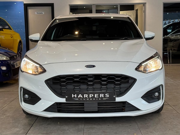 Used Ford Focus 2019 for sale - 76240179: Photo 2