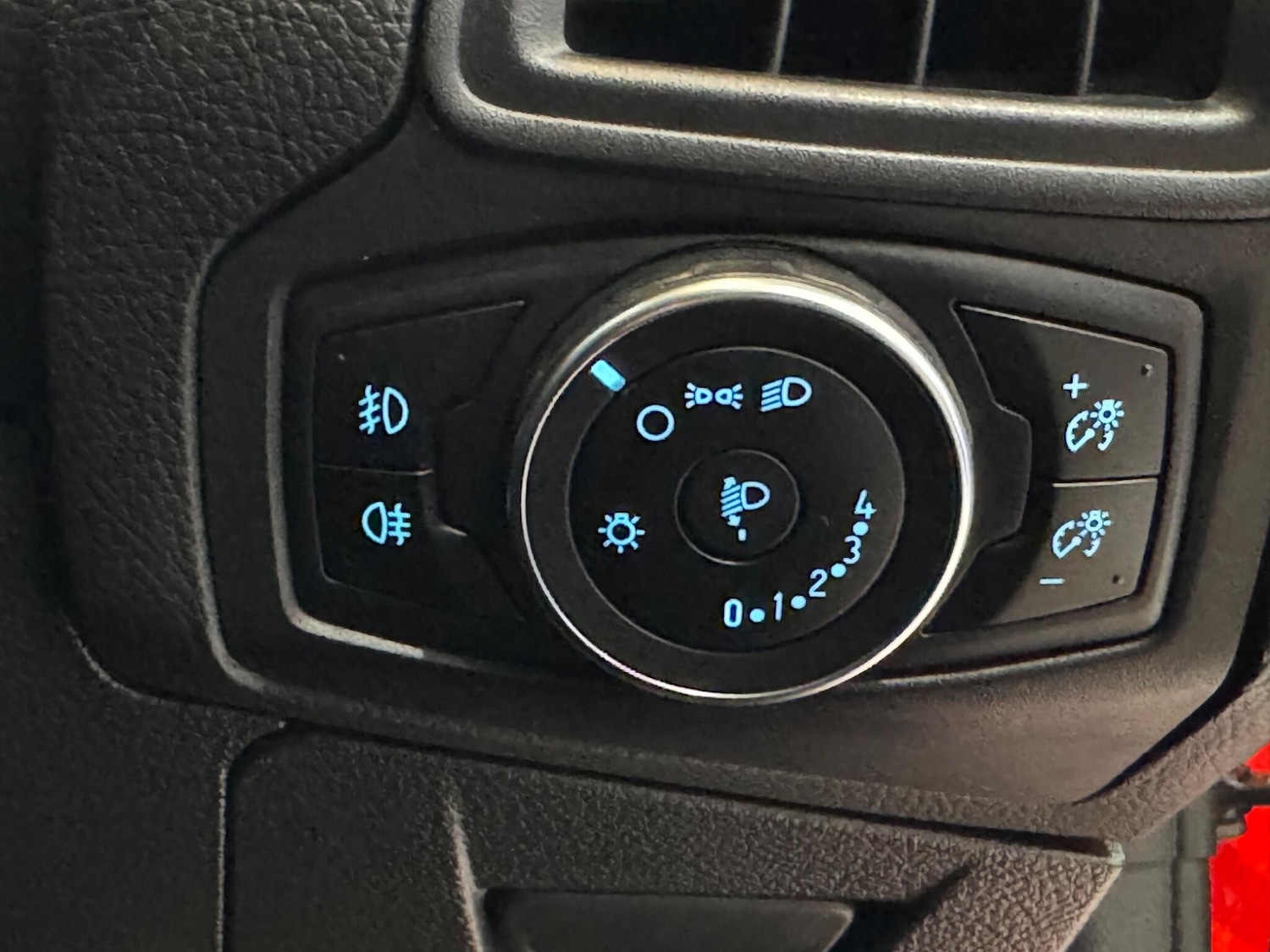 Used Ford Focus 2017 for sale - 76657082: Photo 32