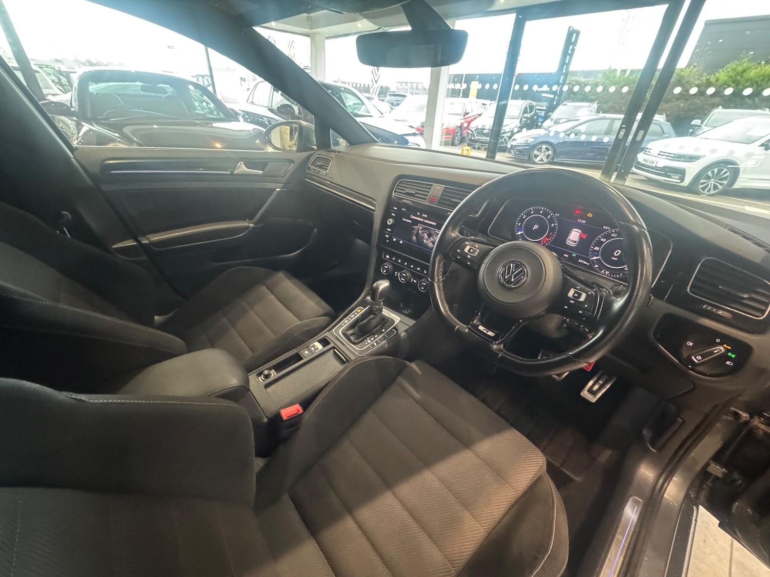 Used Volkswagen Golf 2019 for sale - 76689044: Photo 10