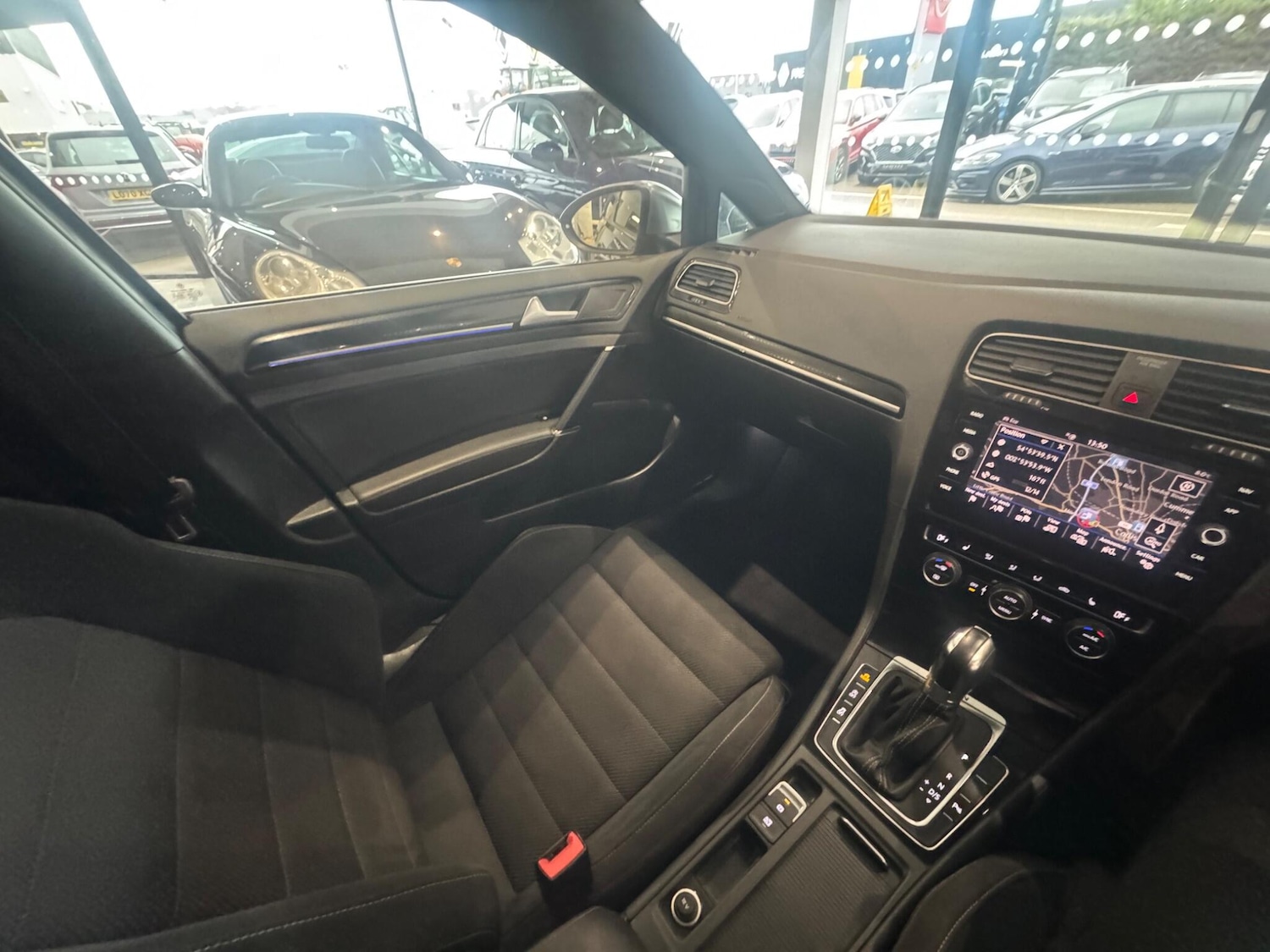 Used Volkswagen Golf 2019 for sale - 76689044: Photo 11