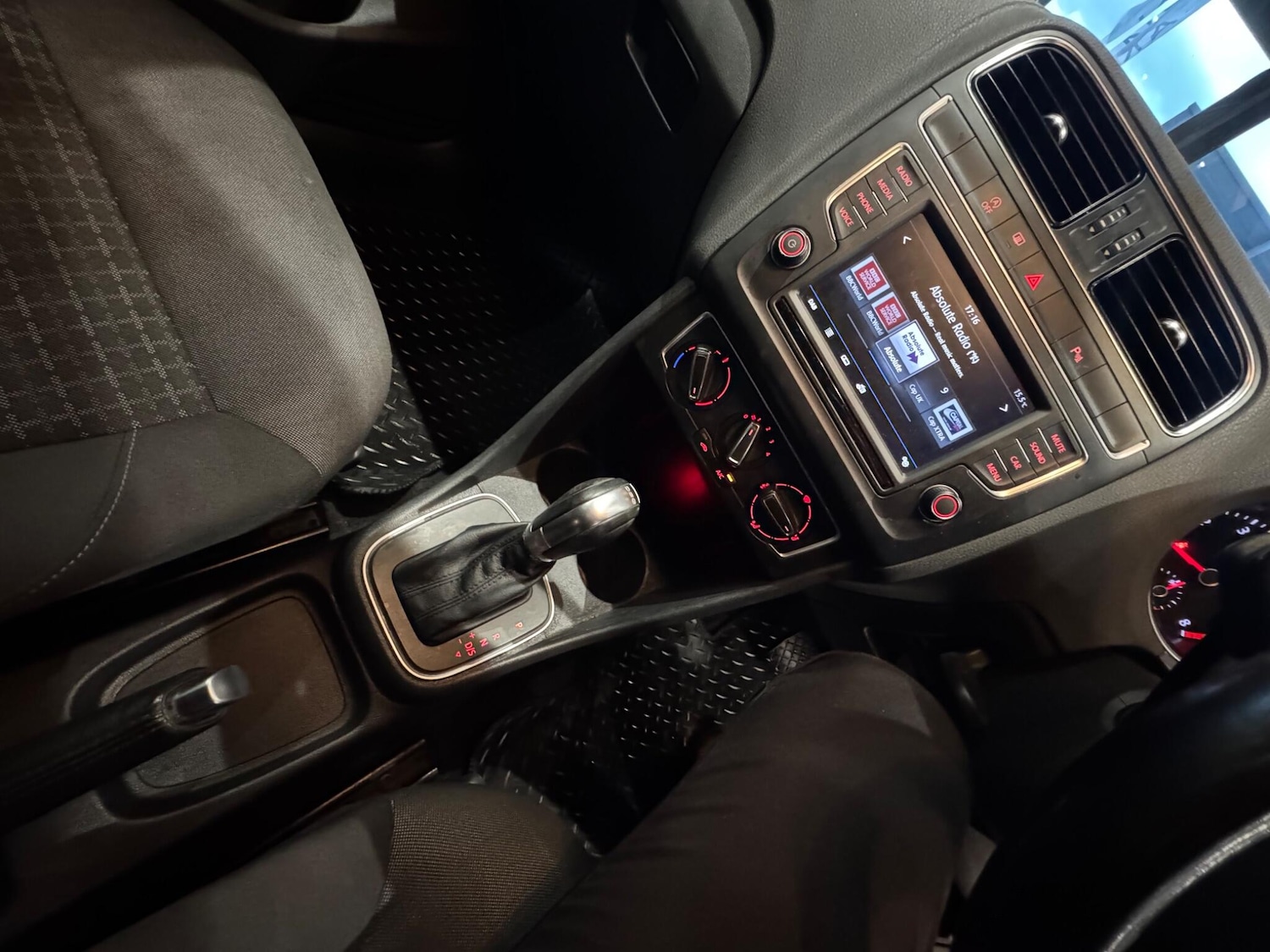 Used Volkswagen Polo 2017 for sale - 76484385: Photo 12