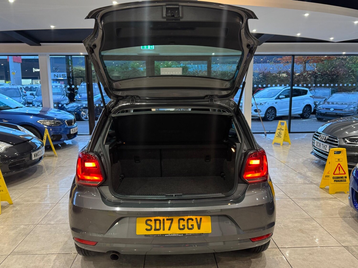 Used Volkswagen Polo 2017 for sale - 76484385: Photo 6