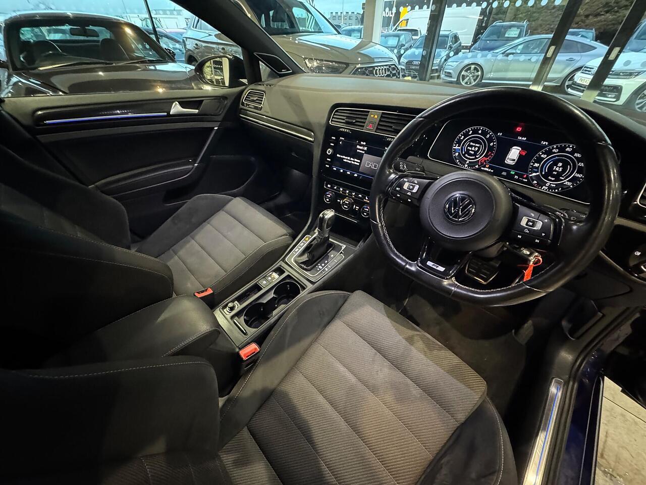 Used Volkswagen Golf 2017 for sale - 76689097: Photo 10