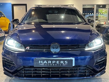 Used Volkswagen Golf 2017 for sale - 76689097: Photo