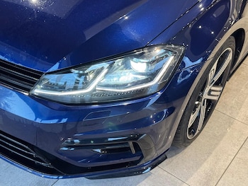 Used Volkswagen Golf 2017 for sale - 76689097: Photo