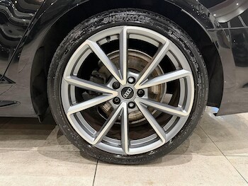 Used Audi A4 Avant 2019 for sale - 77016407: Photo