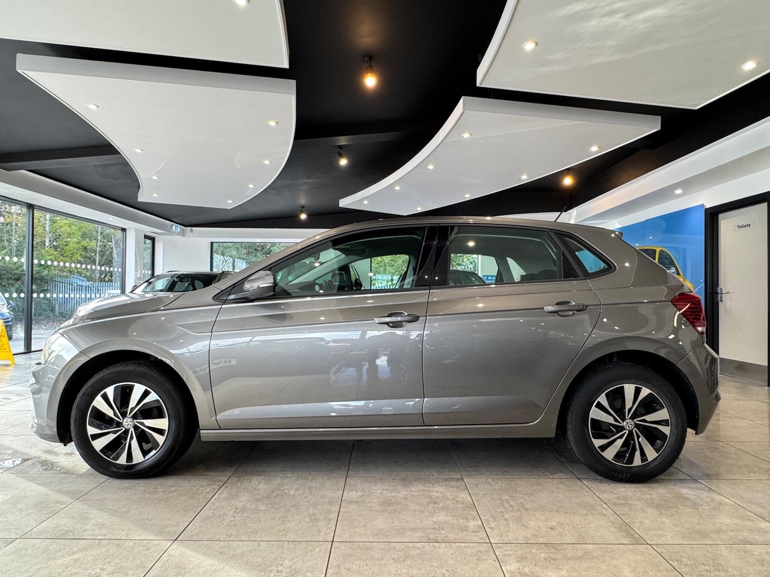 Used Volkswagen Polo 2018 for sale - 76441232: Photo 6