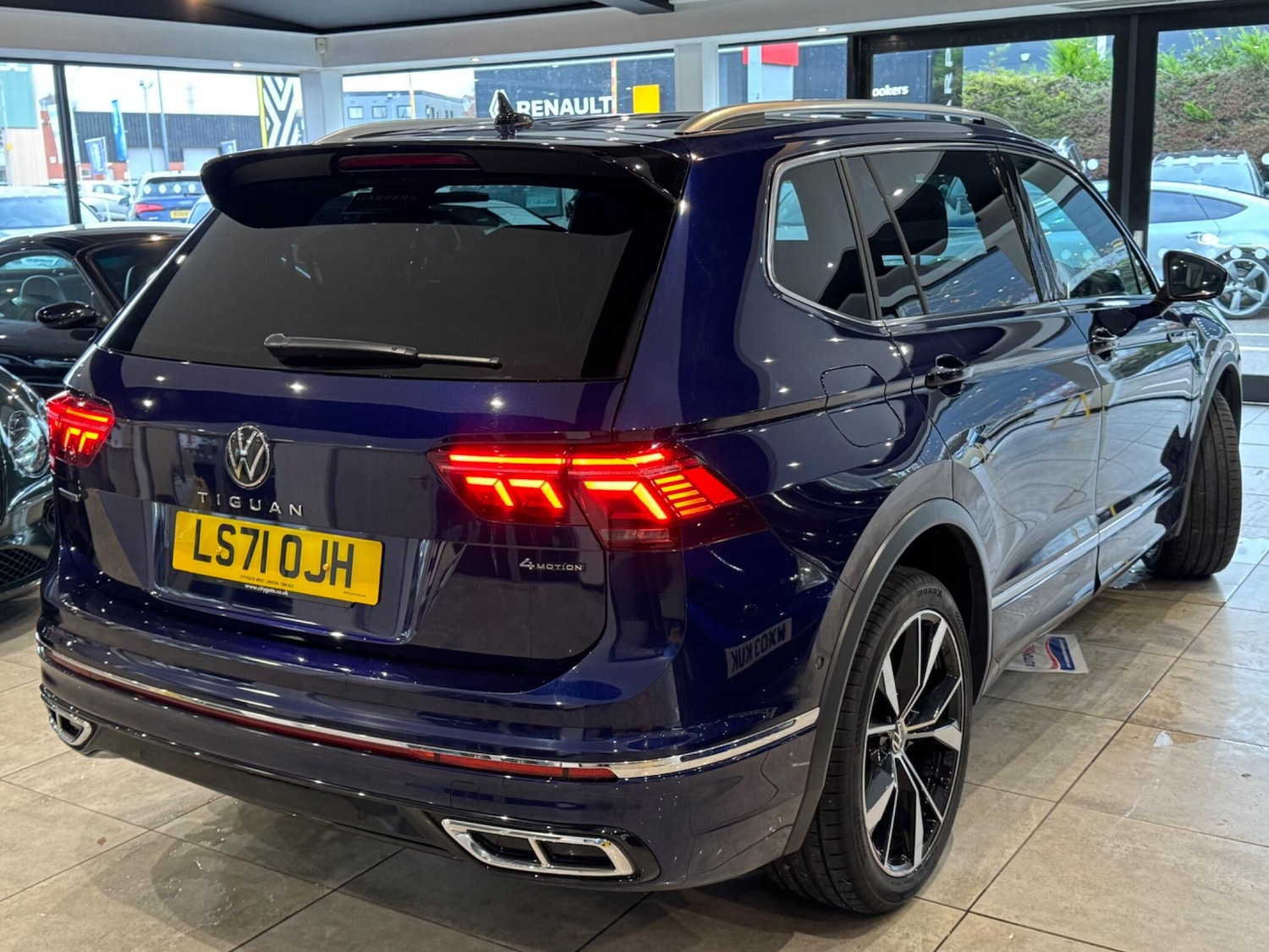 Used Volkswagen Tiguan Allspace 2021 for sale - 76561090: Photo 2