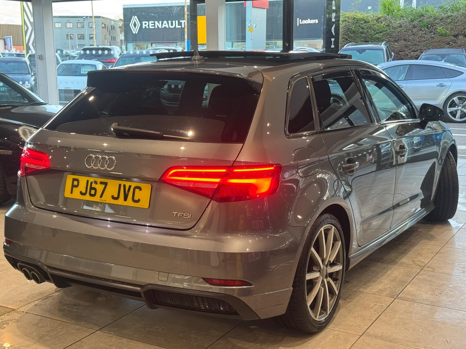 Used Audi A3 2017 for sale - 76522365: Photo 2