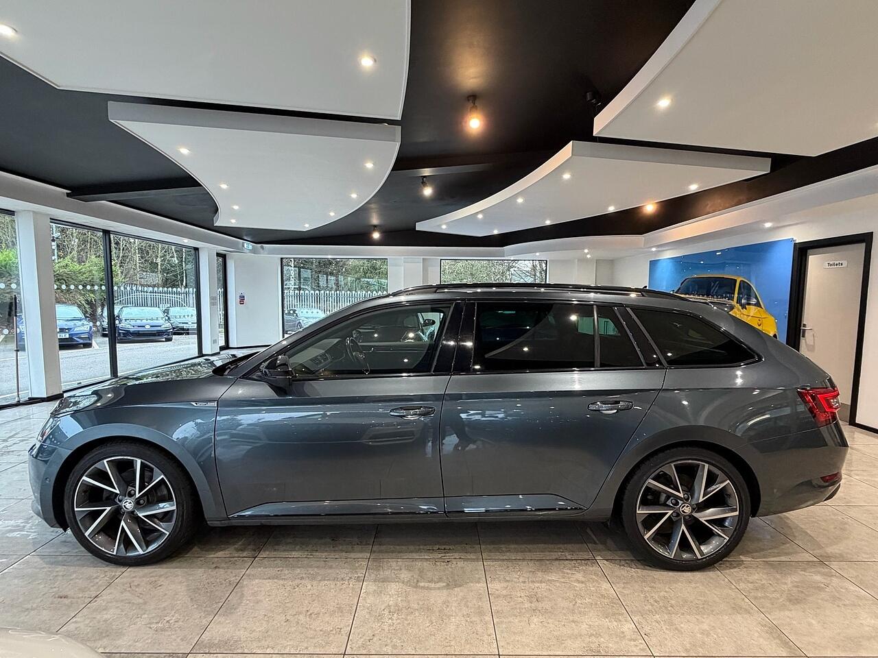 Used Skoda Superb 2017 for sale - 76952650: Photo 4