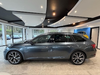 Used Skoda Superb 2017 for sale - 76952650: Photo