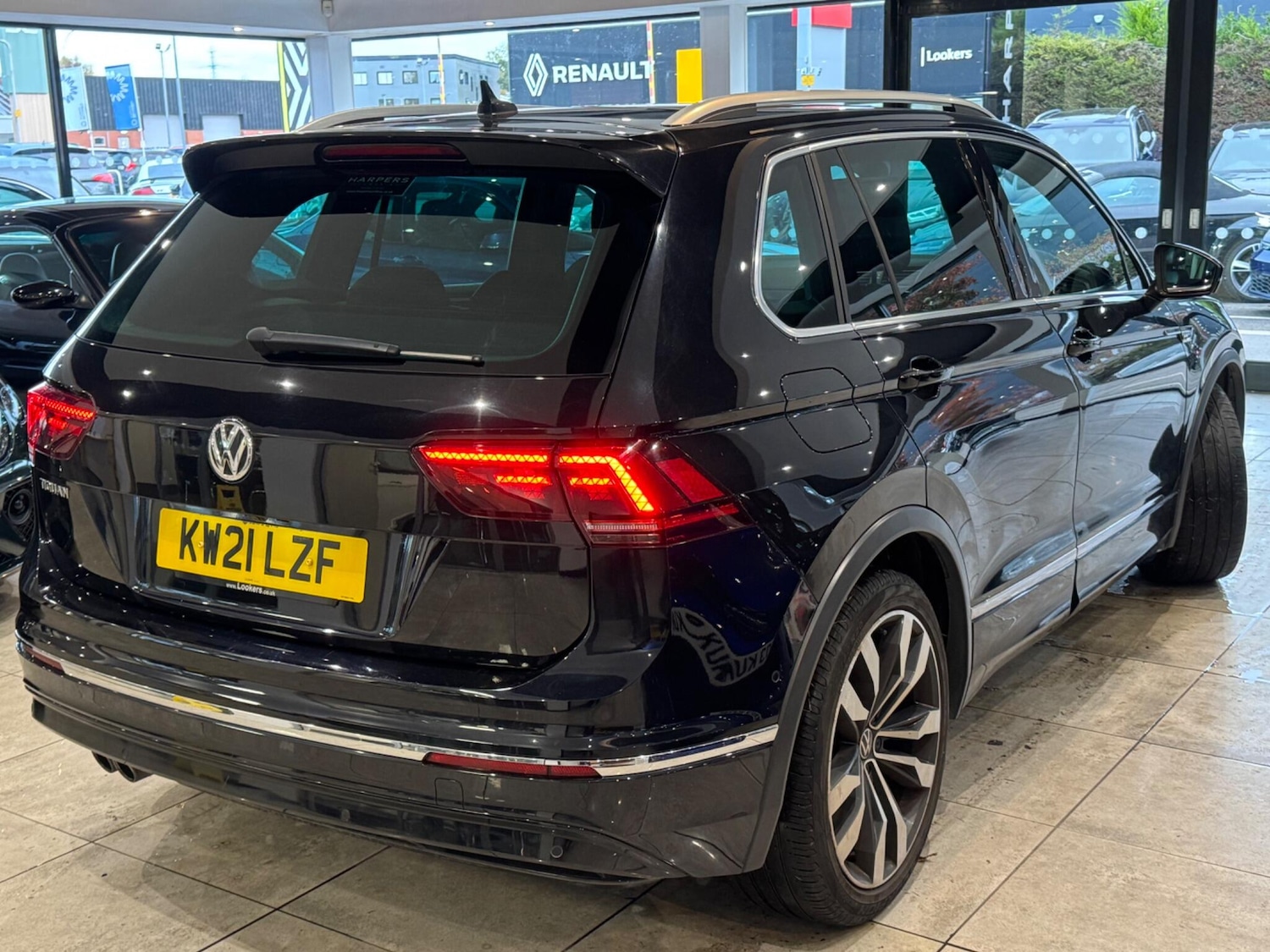 Used Volkswagen Tiguan 2021 for sale - 76388219: Photo 2