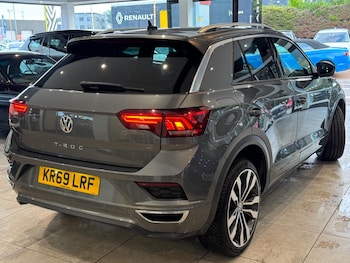 Used Volkswagen T-Roc 2019 for sale - 76270212: Photo 2