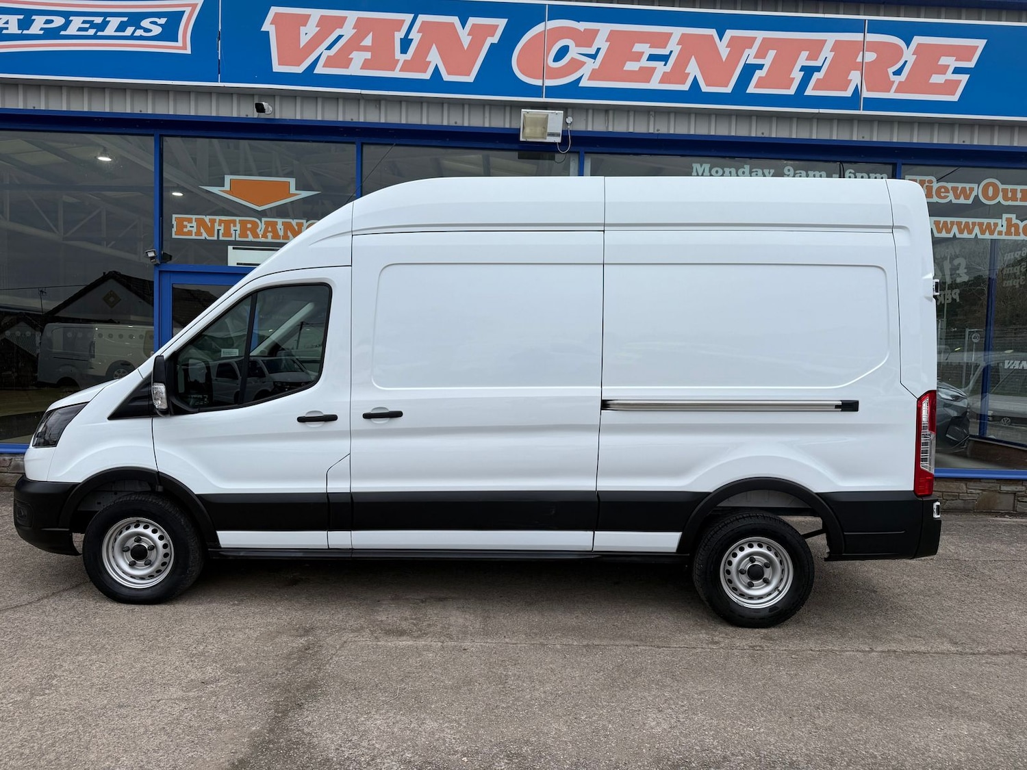 Used Ford Transit 2023 for sale - 76310081: Photo 3