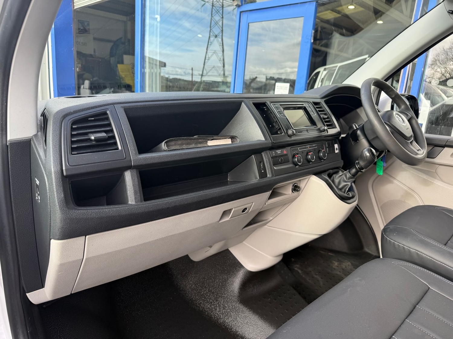 Used Volkswagen Transporter 2018 for sale - 76593569: Photo 11