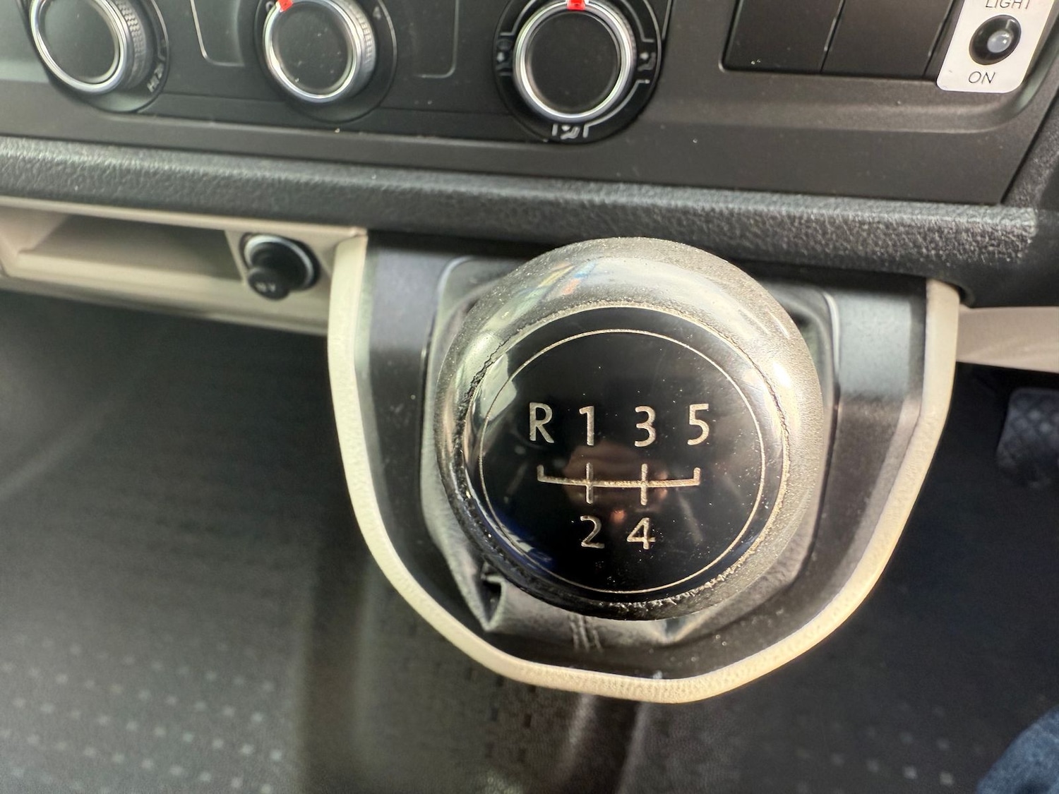 Used Volkswagen Transporter 2018 for sale - 76593569: Photo 18