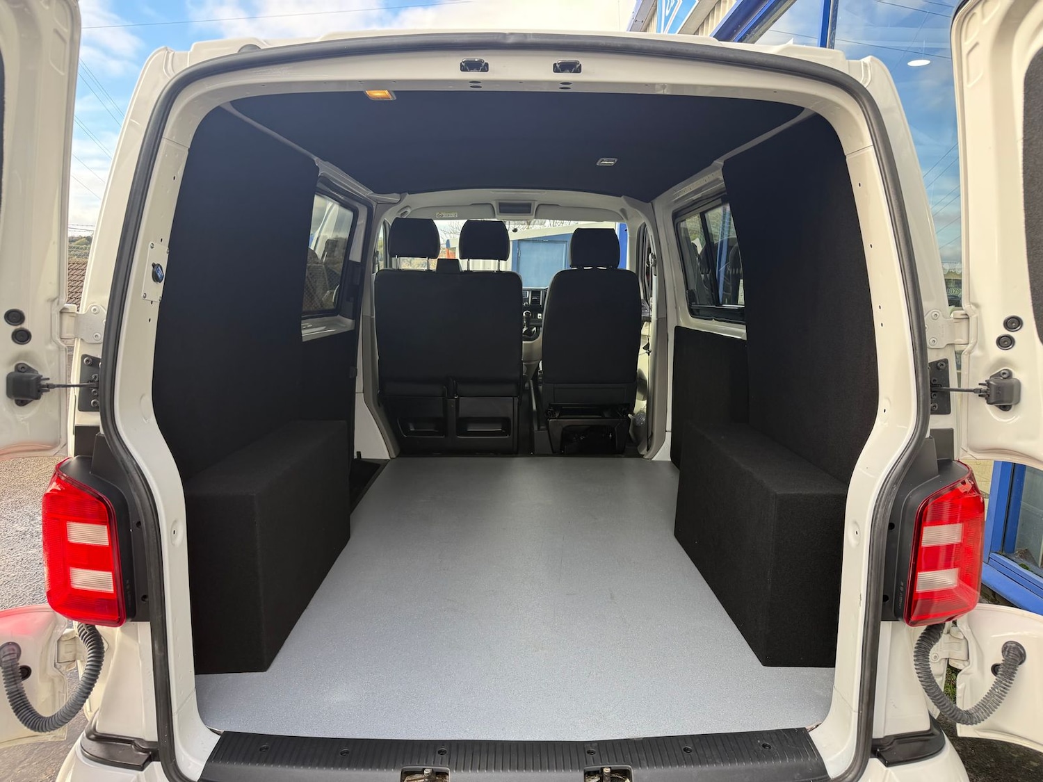 Used Volkswagen Transporter 2018 for sale - 76593569: Photo 20