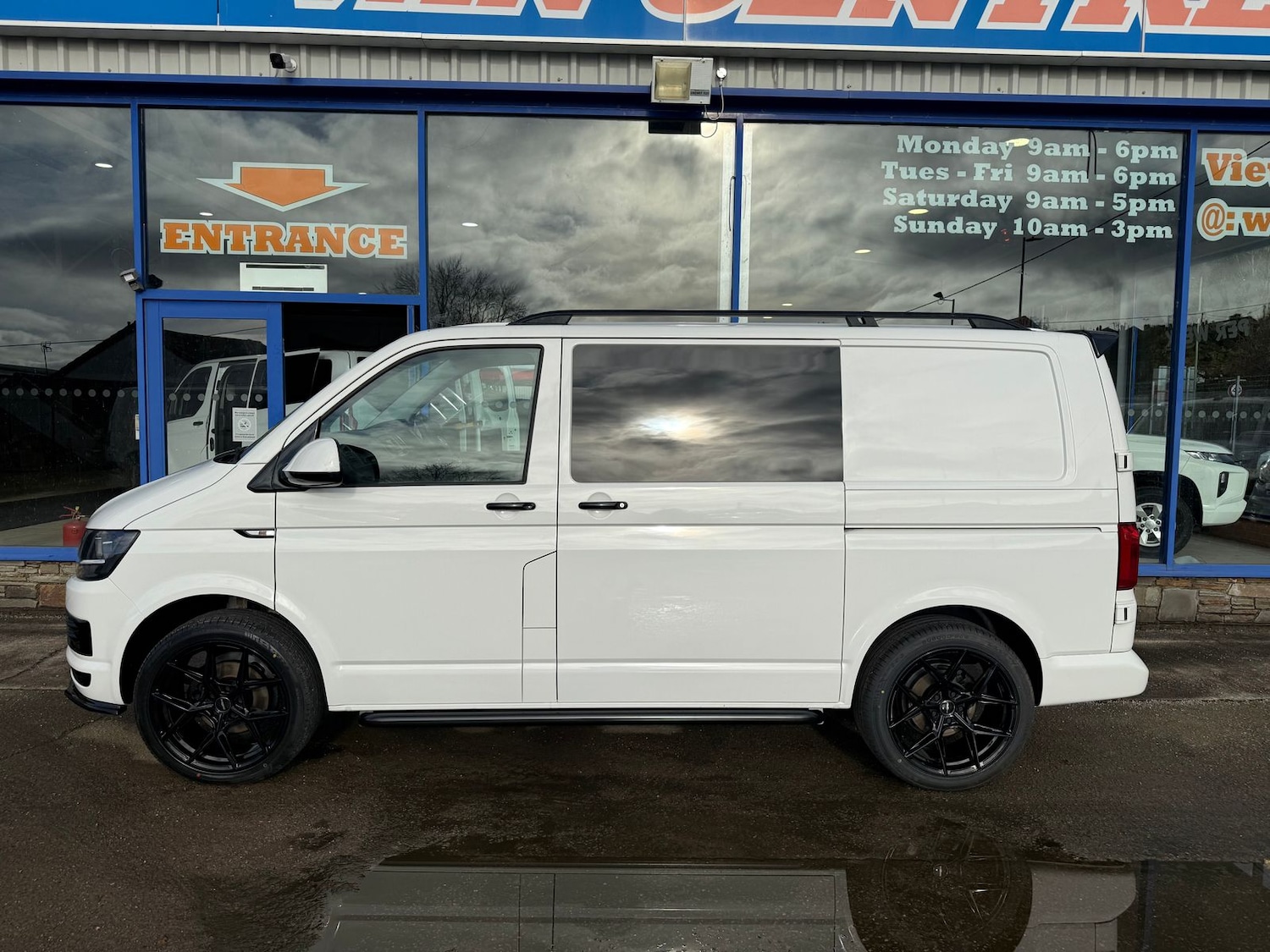 Used Volkswagen Transporter 2018 for sale - 76593569: Photo 3