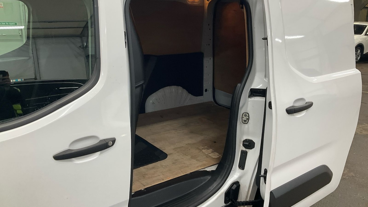 Used Peugeot Partner 2023 for sale - 78179054: Photo 7