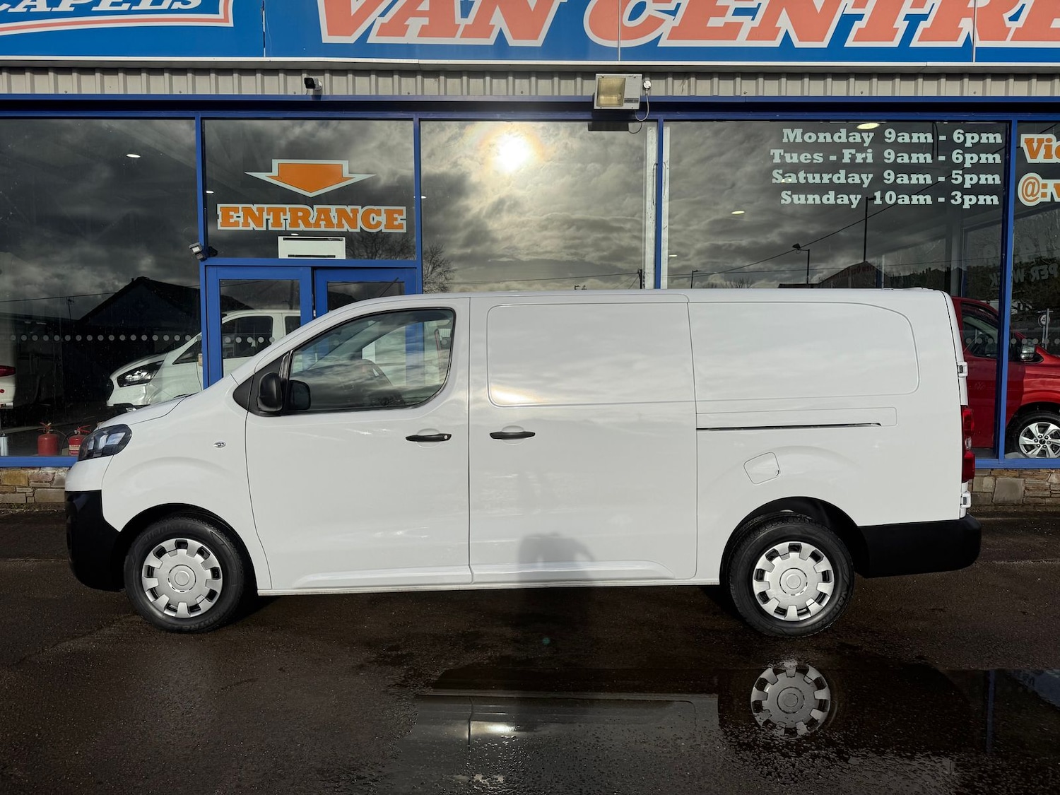 Used Vauxhall Vivaro 2023 for sale - 77018470: Photo 3