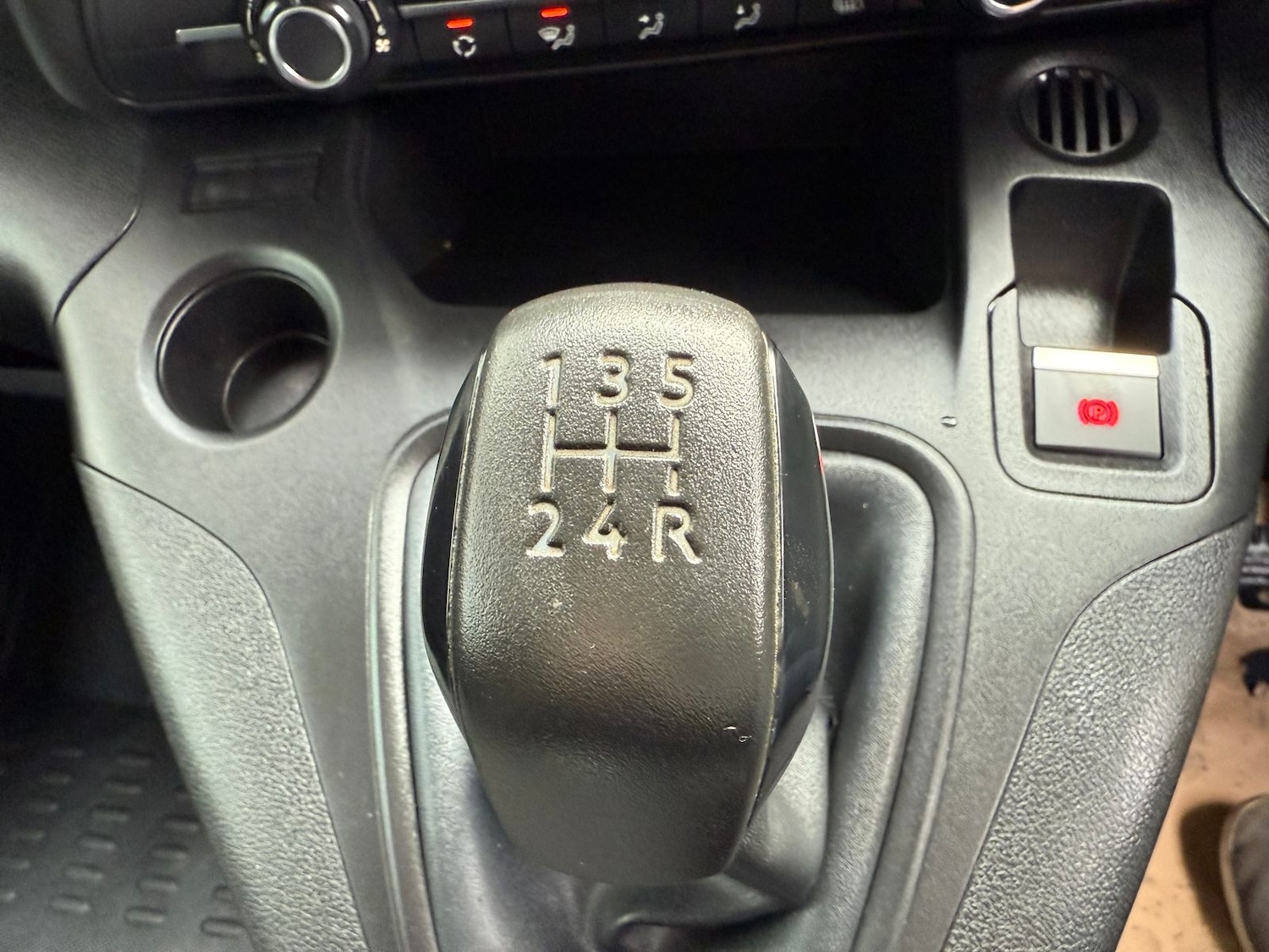 Used Peugeot Partner 2020 for sale - 76539719: Photo 17