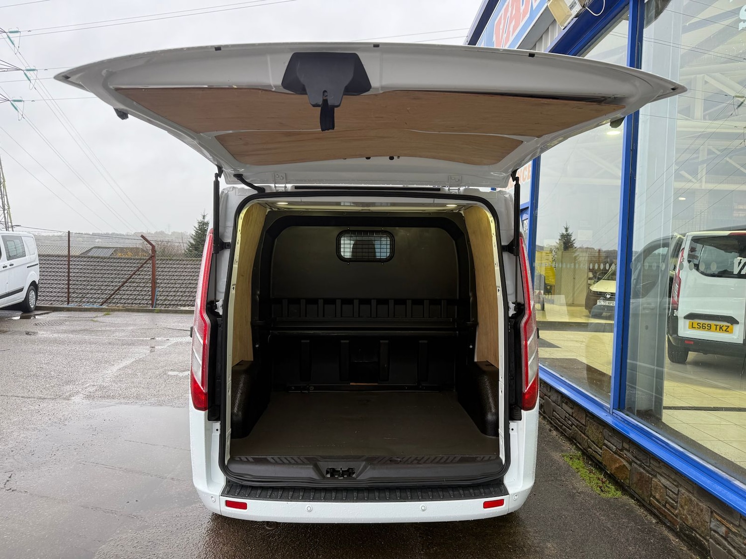 Used Ford Transit Custom 2017 for sale - 76563575: Photo 6