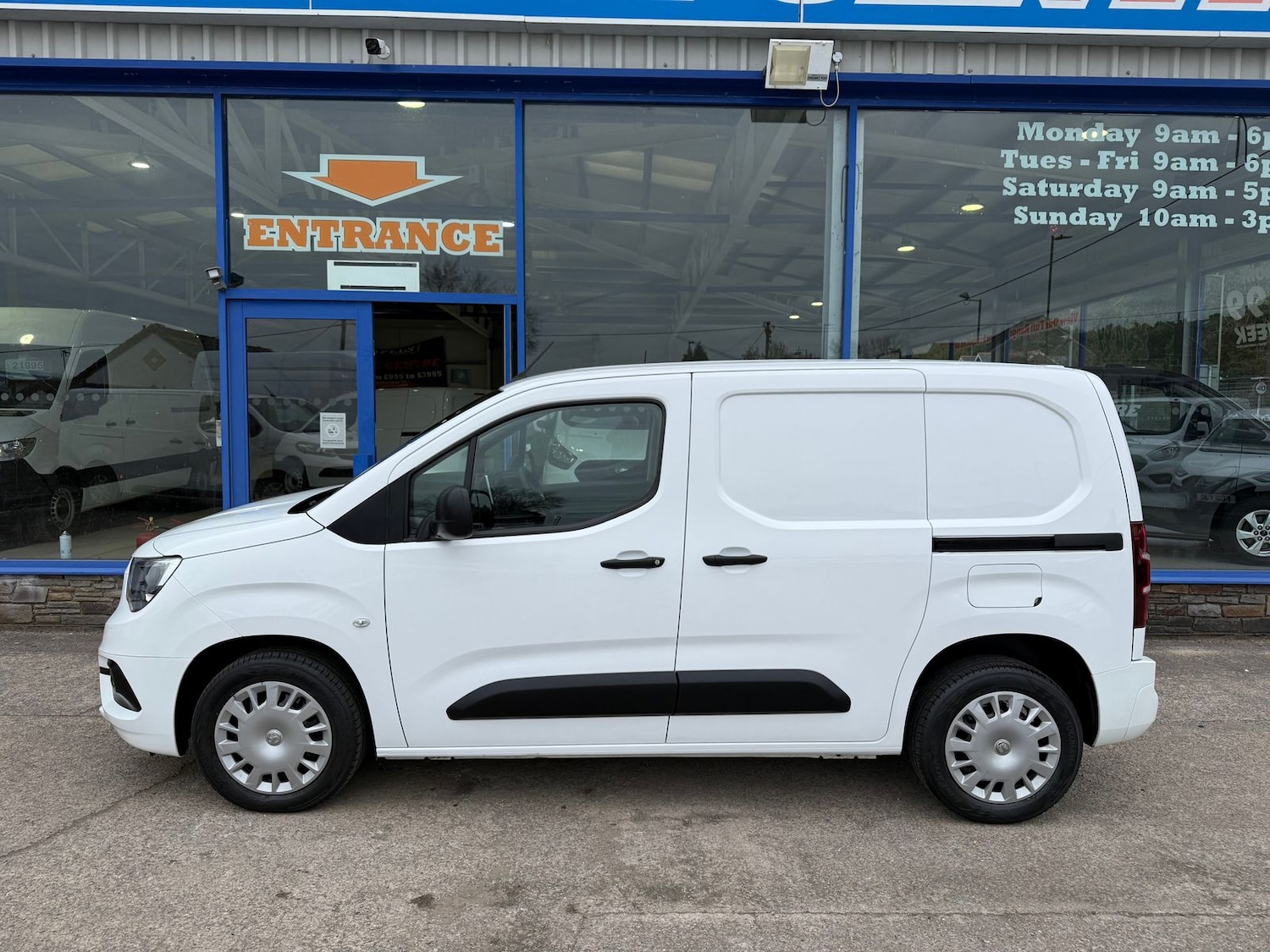 Used Vauxhall Combo 2020 for sale - 76086560: Photo 3