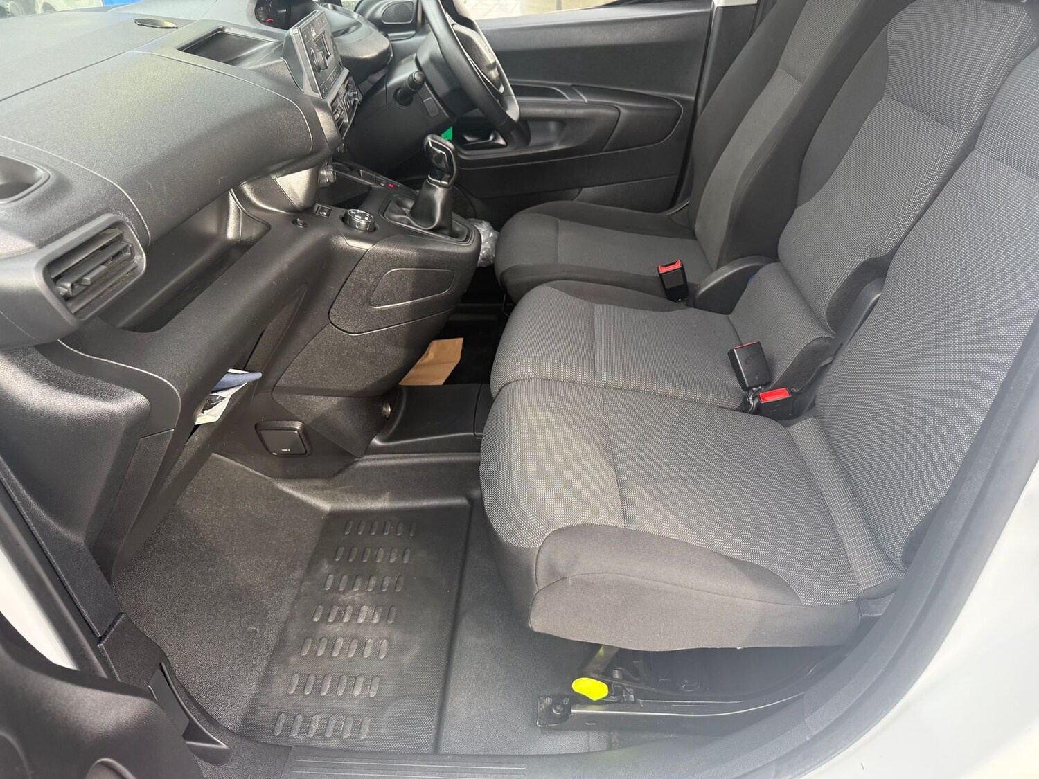 Used Peugeot Partner 2021 for sale - 76086544: Photo 9