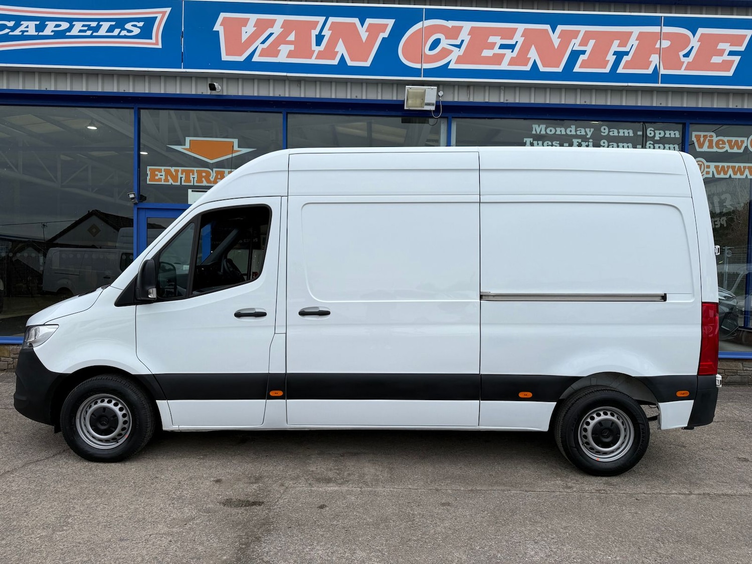 Used Mercedes-Benz Sprinter 2024 for sale - 76023130: Photo 3