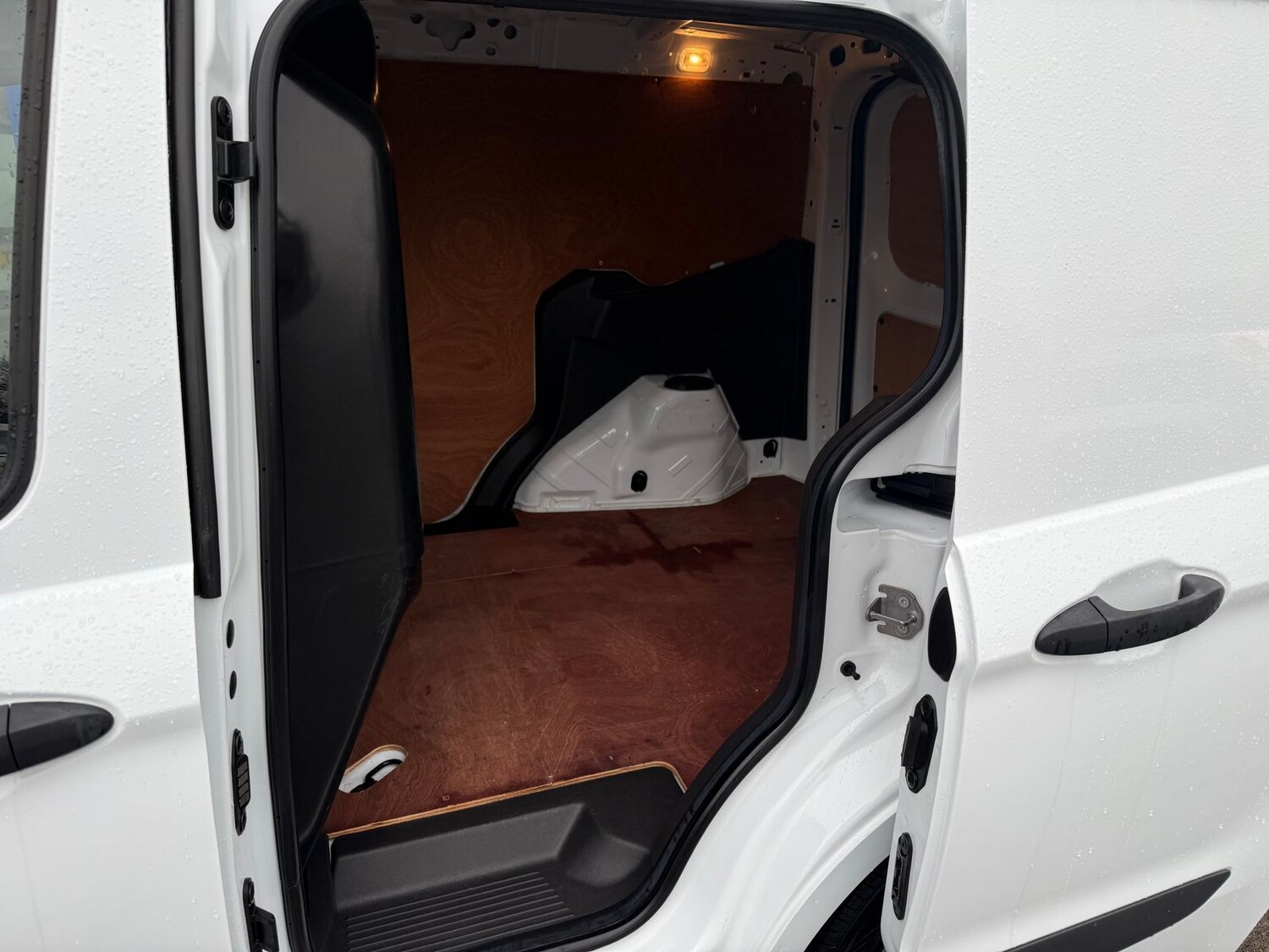 Used Ford Transit Courier 2022 for sale - 78103128: Photo 20