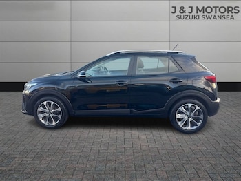 Used Kia Stonic 2019 for sale - 76641946: Photo