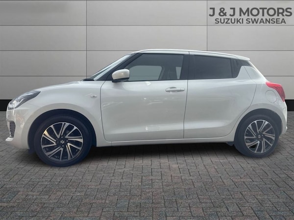 Used Suzuki Swift 2023 for sale - 76332832: Photo 4