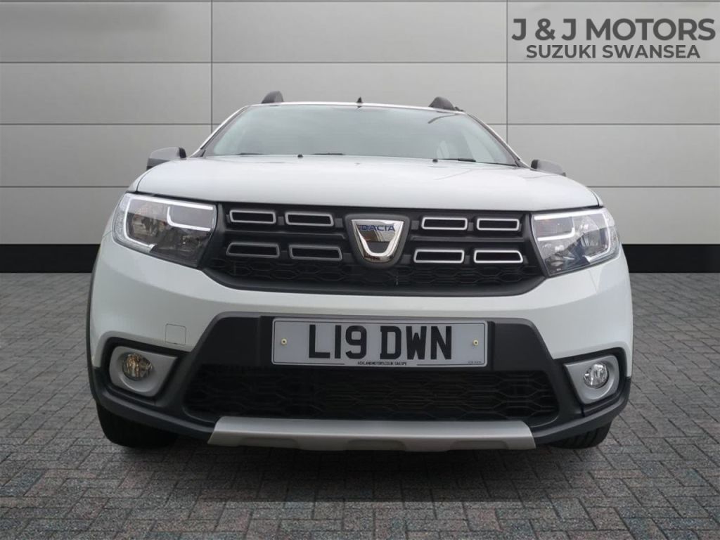 Used Dacia Sandero Stepway 2018 for sale - 77421389: Photo 2