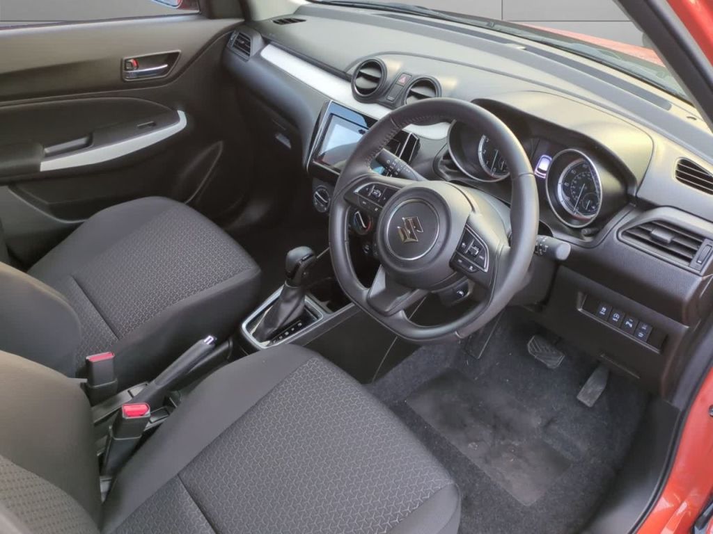 Used Suzuki Swift 2023 for sale - 77200624: Photo 9