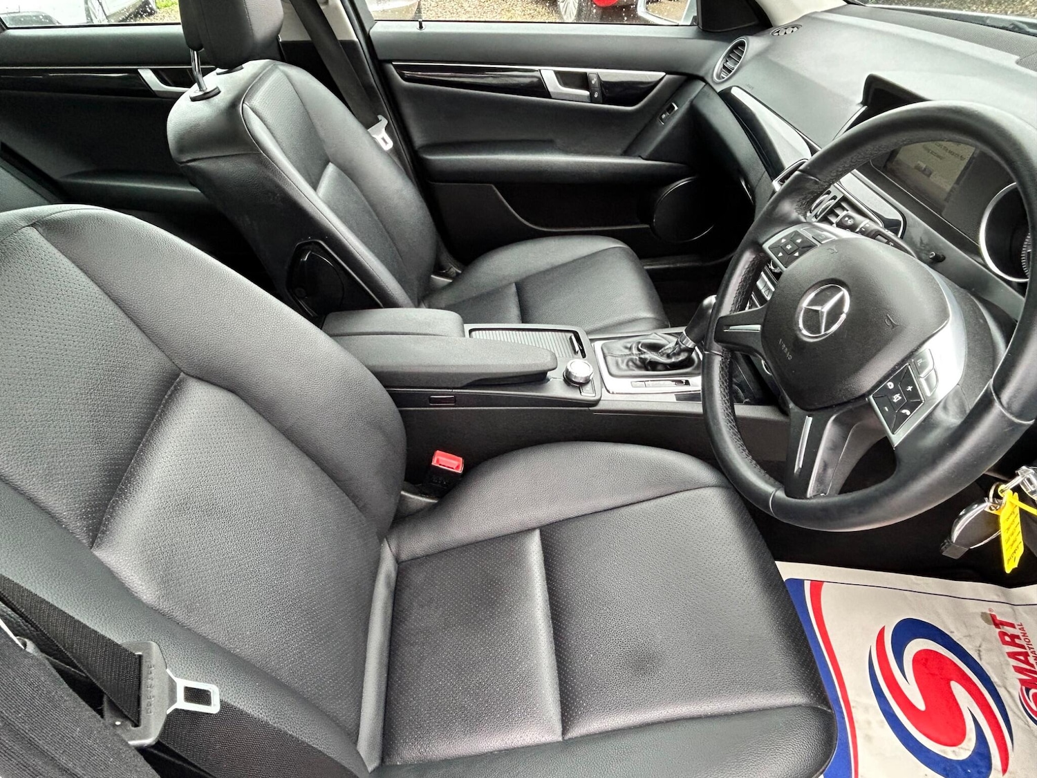 Used Mercedes-Benz C Class 2014 for sale - 76988436: Photo 2