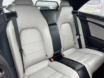 Used Mercedes-Benz E Class 2014 for sale - 76689840: Photo