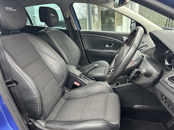 Used Renault Megane 2015 for sale - 77675723: Photo